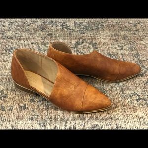 Catherine Malandrino - Swan D'orsay Flat
cognac size 9